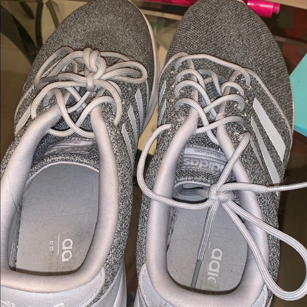 Adidas size 9 tennis shoes!